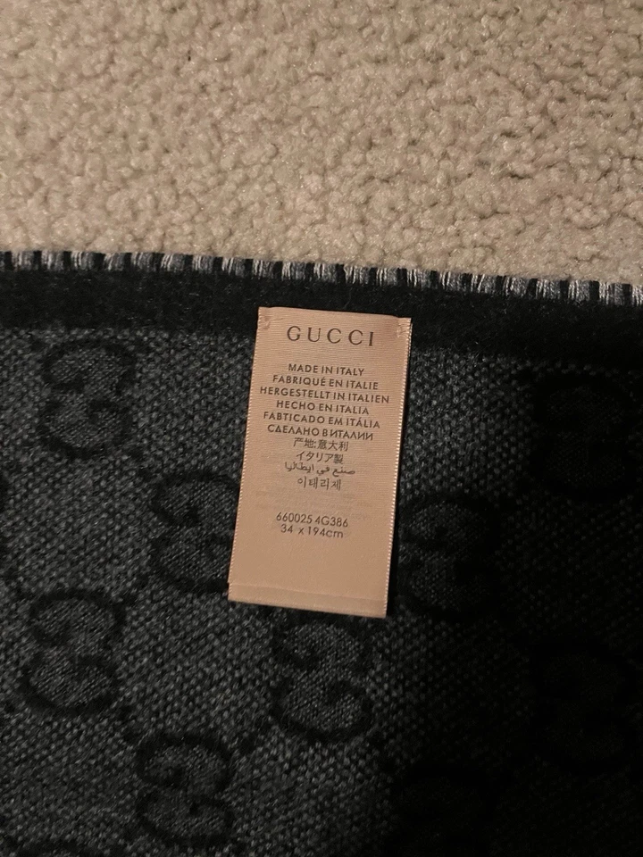 GUCCI GG Bufanda de Lana Jacquard Reversible Gris-Negro Hecha en Italia Foto 2 de 3