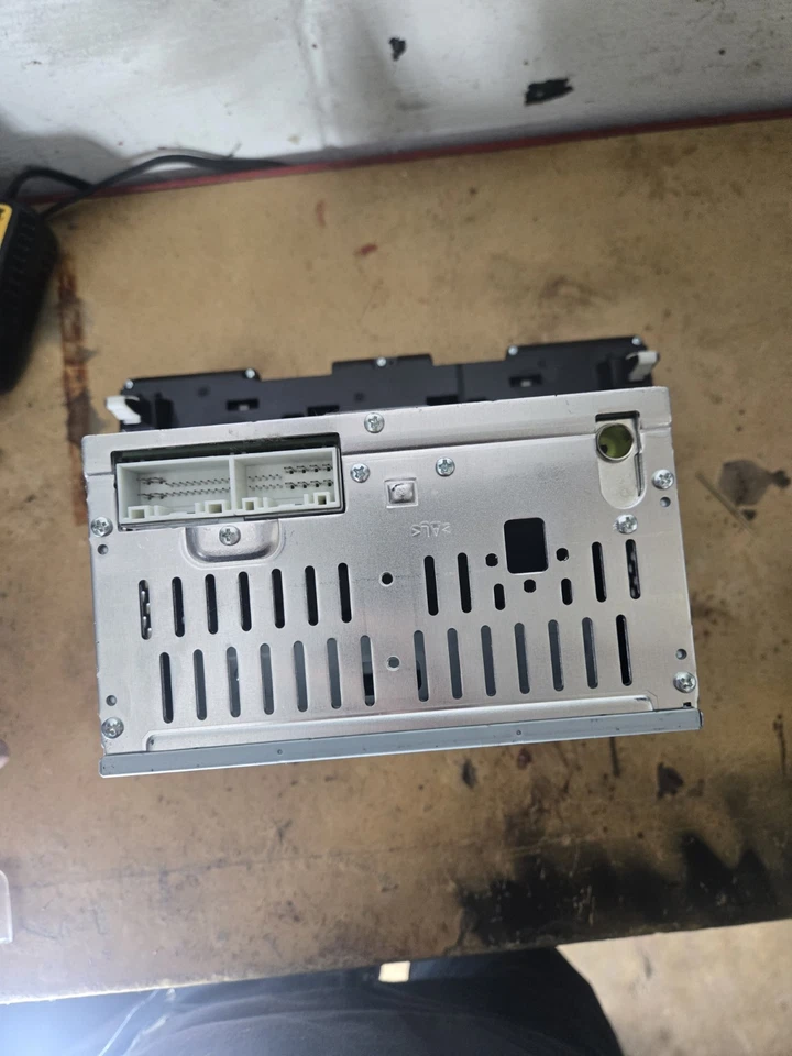 Receptor de radio reproductor de CD Hyundai Elantra Am Fm 2017-2018 TNGST Foto 3 de 4