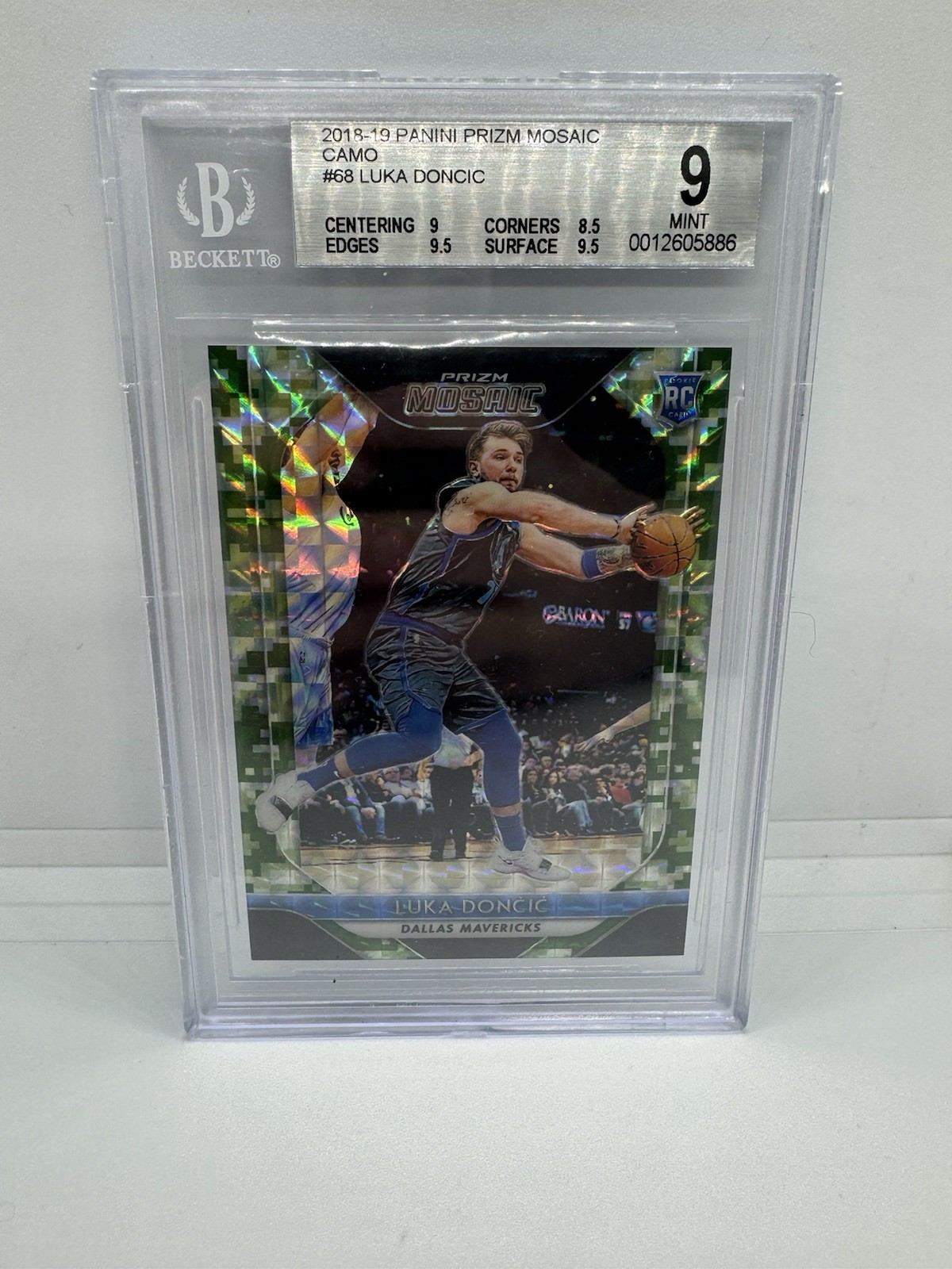 2018 LUKA DONCIC ROOKIE PRIZM MOSAIC CAMO PRIZM #/25 BGS 9 SSP RC