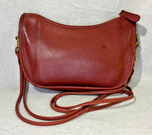 Vintage Coach Crescent Hobo Crossbody Y2K Burgundy Leather Made USA Zip Bag - Picture 2 of 7