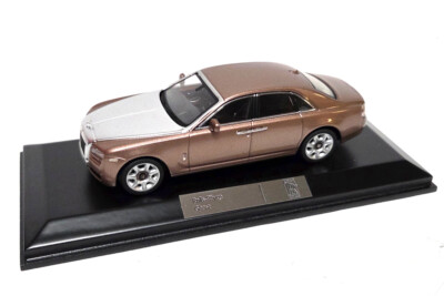 NOS! IXO MOC169 Rolls Royce Ghost 2009 palrose/silber 1:43