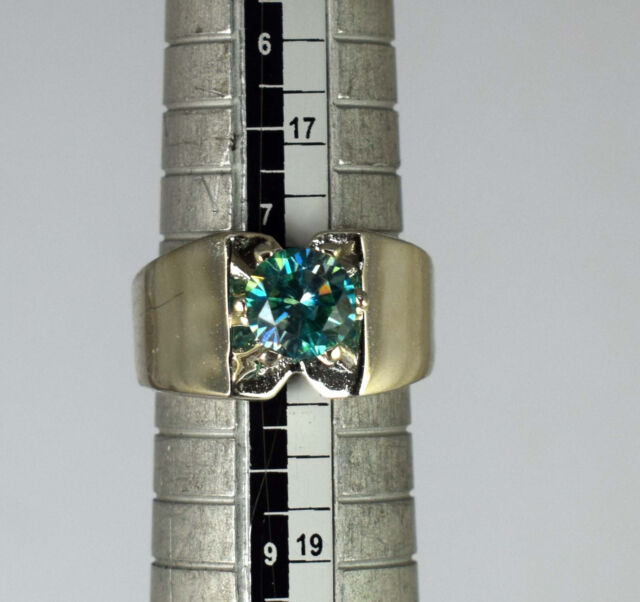 2.69 Ct Green Moissanite Diamond Beautiful Design Unisex Solitaire Ring