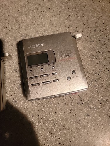 2 Sony Minidisc (MZ-R55) Walkman Portable Minidisc Recorder Silver... UnTested - Picture 5 of 14
