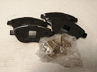 TRW GDB1701 Bremsbelagsatz 4 Teilig für Opel Corsa D (S07) 2006 2015 Vorderachs