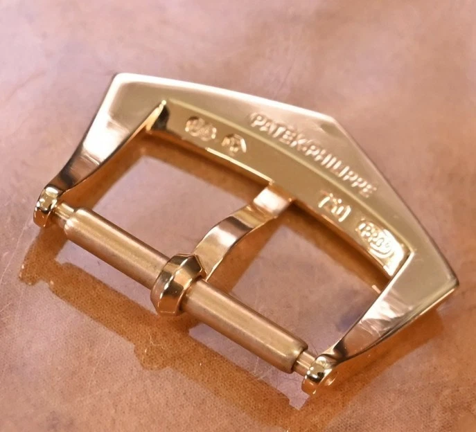 Hebilla de espiga de bloqueo de cola Patek Philippe Calatrava genuina de oro de 18 quilates de 16 mm Foto 2 de 4