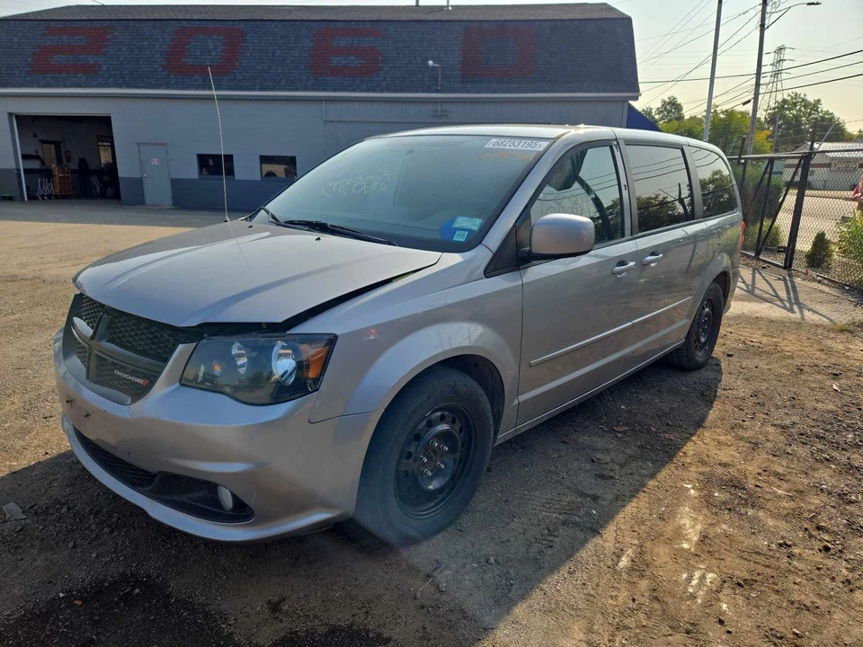 Used Trailer Hitch fits: 2015 Dodge Caravan  Grade B - Image 2 of 4