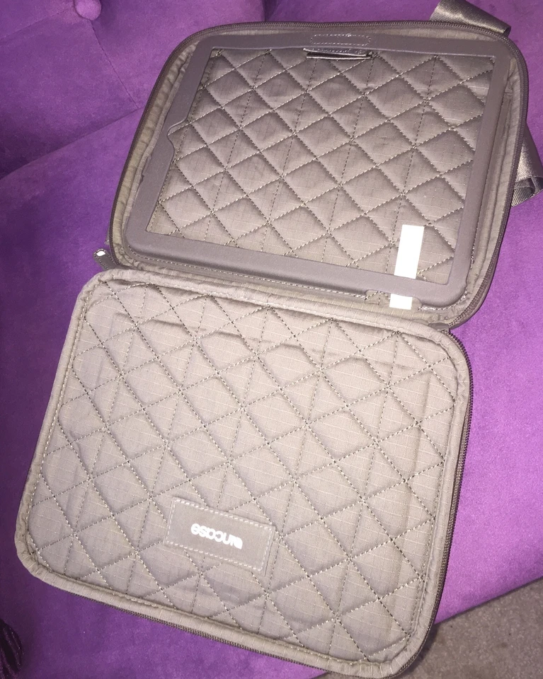 Incase Tablet or iPad Carrying Case w/Strap Textured Sleeve Padded Zipper NWOT - Image 4 of 4