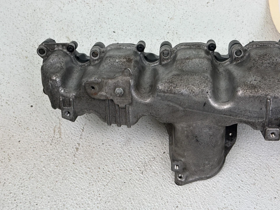 Volkswagen Jetta Sportwagen Scirocco 2010-2014 colector de admisión de aire OEM Foto 3 de 4