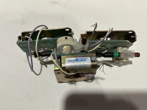 Johnson Controls TF-6100-8 Space Temperature Sensor Mount