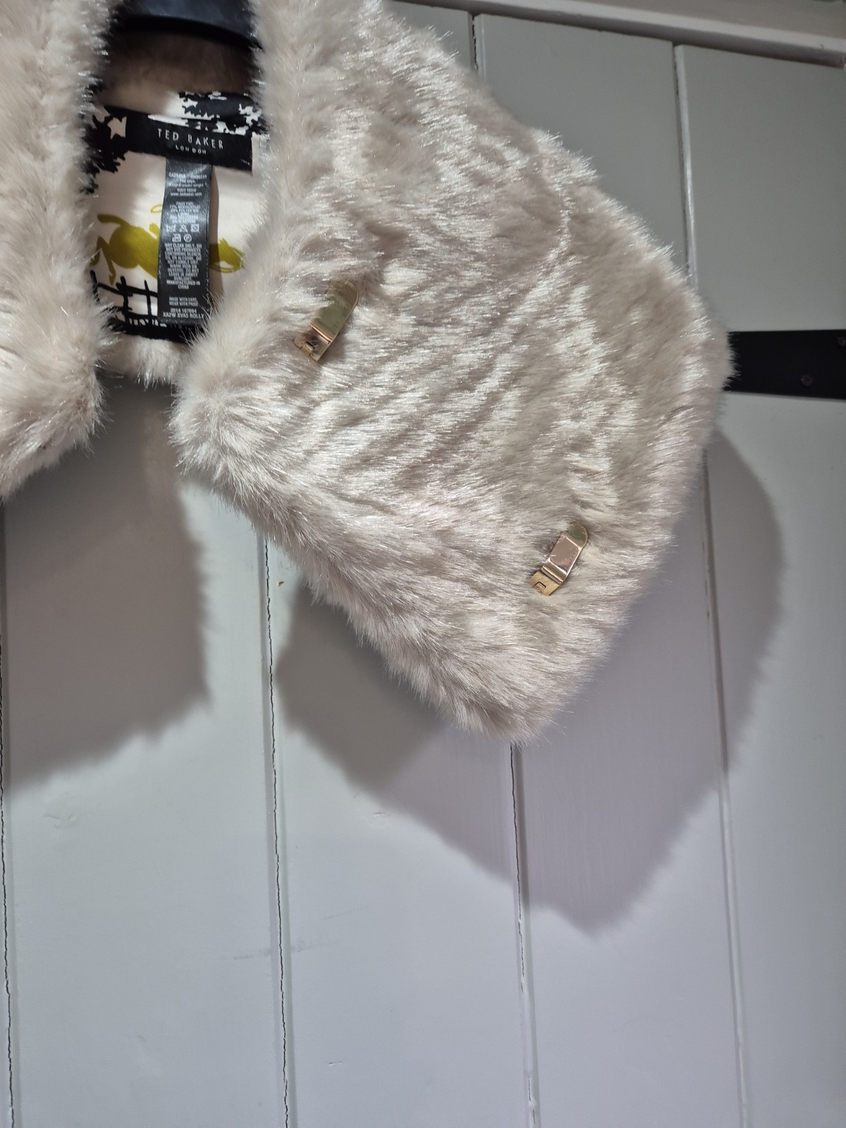 Ladies Ted Baker Cream Faux Fur Collar Scarf Excellent Condition image 5