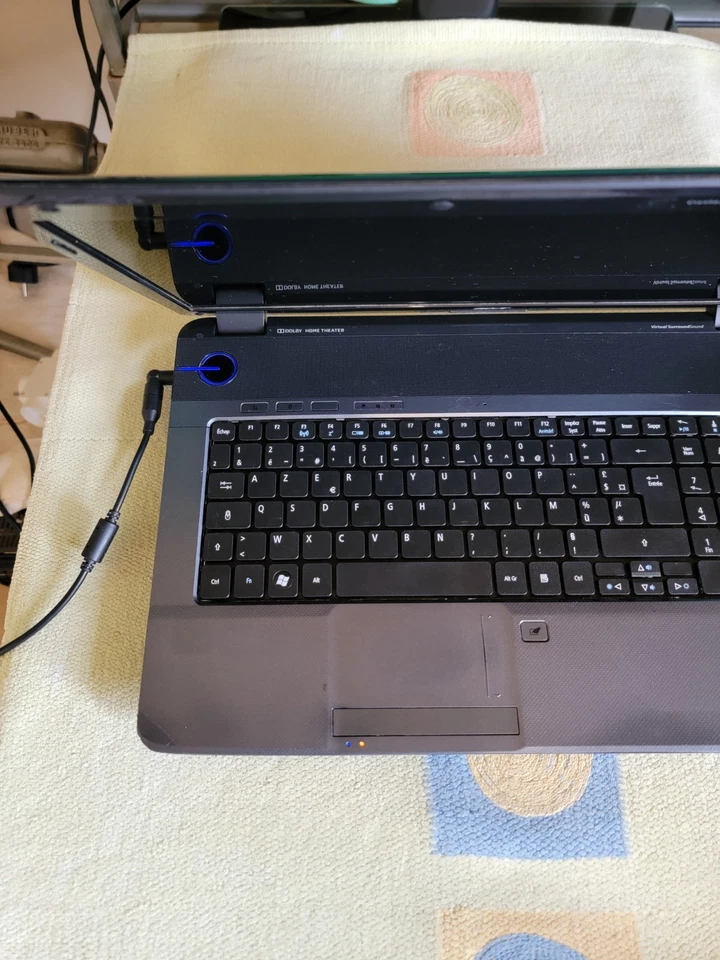 Acer Aspire 7740G Intel Core Sans M/R ni HDD Azerty Ecr 17 Non Fonctionnelles 🆗 - Photo 3/4