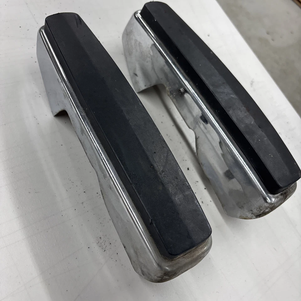 Dodge Ram 1985 camioneta pickup Ramcharger OEM protectores de parachoques delanteros originales D150 Foto 3 de 4