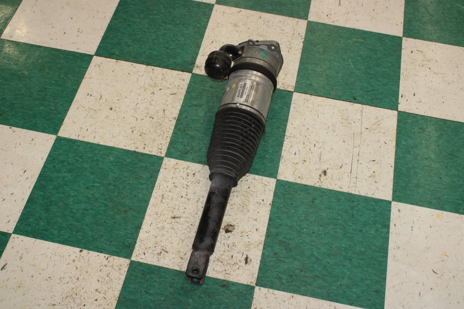 Bentley Flying Spur 2013-2018 Rear Right Air suspension strut