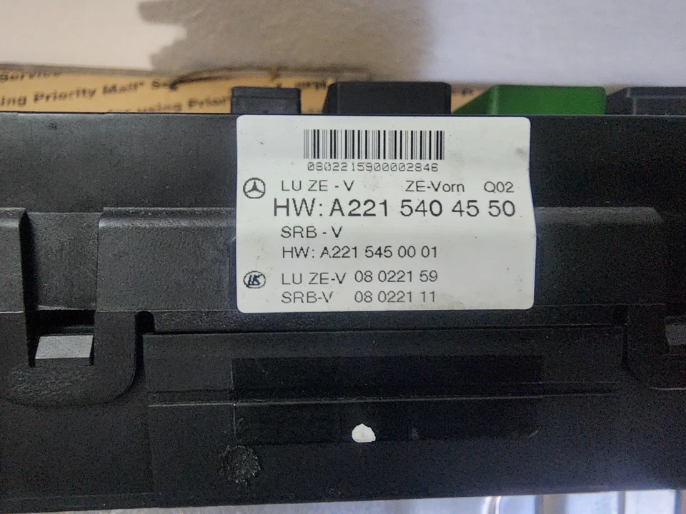 2007-2009 Mercedes-Benz S550 S600 CL550 Front SAM Fuse Relay Module A2215401001 - Image 3 of 4