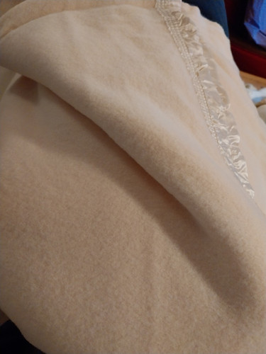 Onkaparinga wool blanket Huge Thick 250cm By 220cm Cream