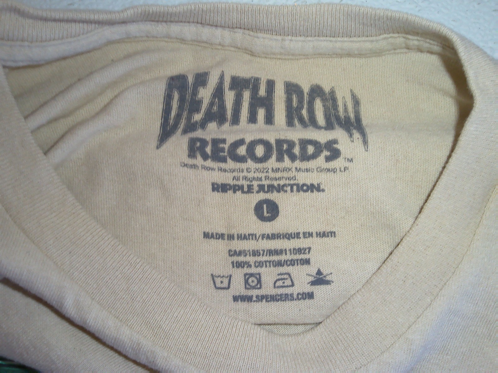 FILA T Shirt Death Row Records Ripple Junction 2022 Spencer’s Beige Verde Grafica Auto