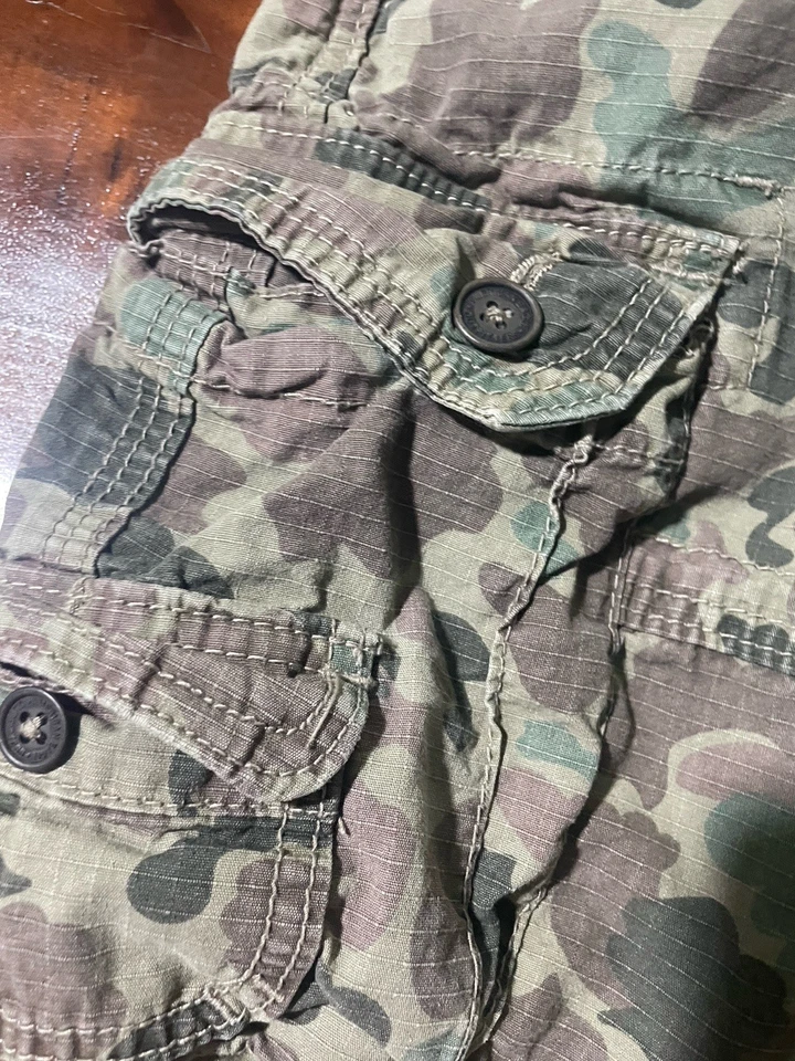 American Eagle Outfitters Camo Cargo Shorts Mens 28 Green Military Camo S - Image 4 of 4