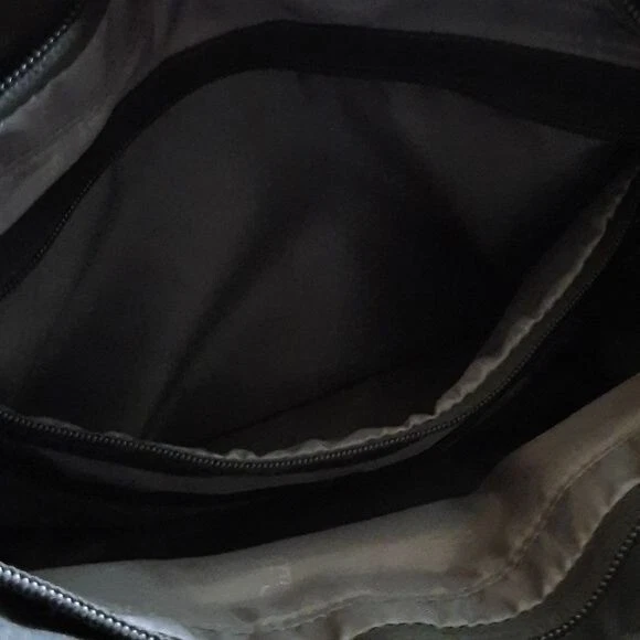 Bolso de hombro Thirty-One rosa floral Foto 4 de 4