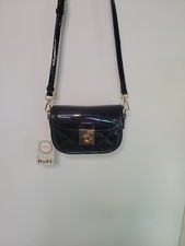 Bolso Mudd Alto Brillo Sobre el Hombro Negro y Limpiable Nuevo Con Etiquetas