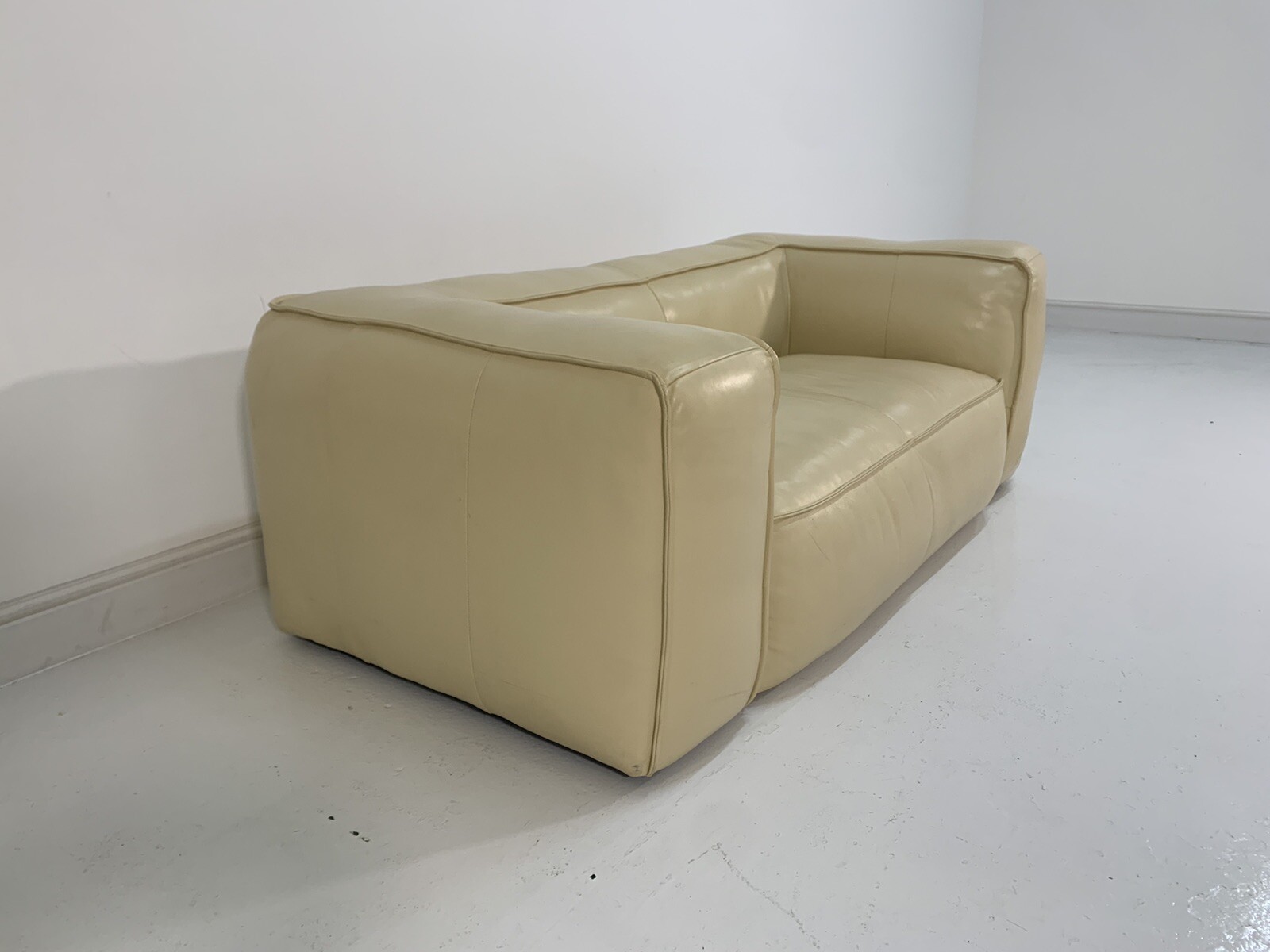 Sofology 2 Seater Cream Leather Sofa 100 Genuine Leather RRP £1999