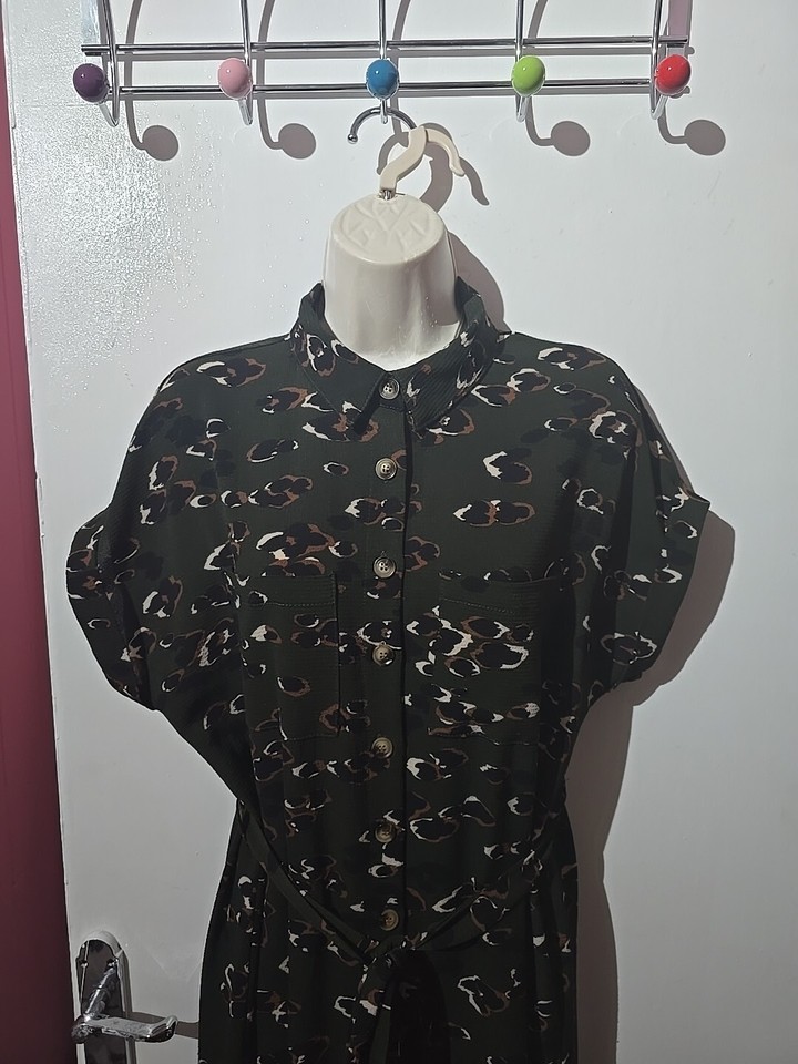 Size 12 New Look Dark Green/Brown/Beige Pattern Autumn/Winter Shirt