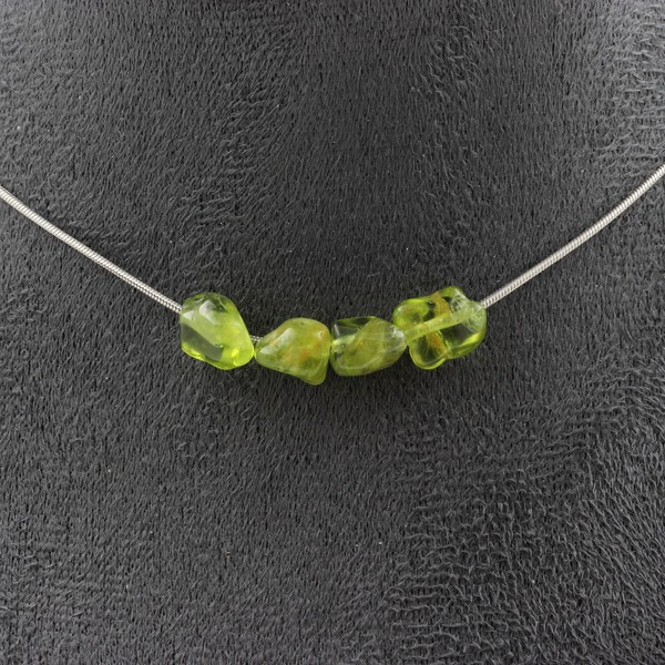 Steine Und MinéRaux. Halskette 4 Perlen Peridot Aus Myanmar (Birma) Kette In A-image