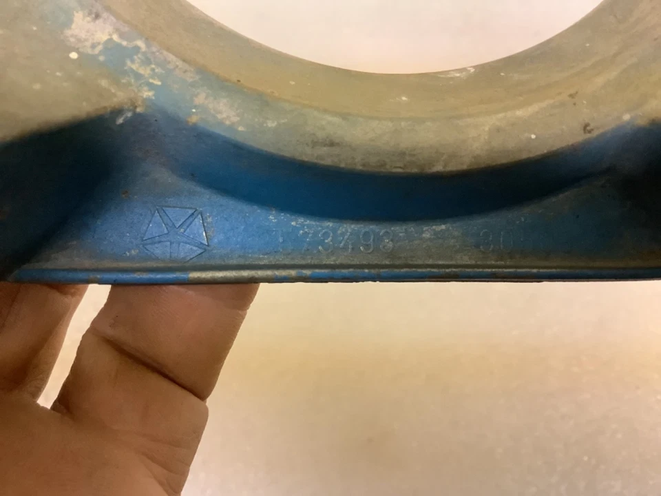 72 73 74 Challenger Faro Rejilla Soporte Cubo 3573493 Mopar Izquierdo Foto 2 de 3