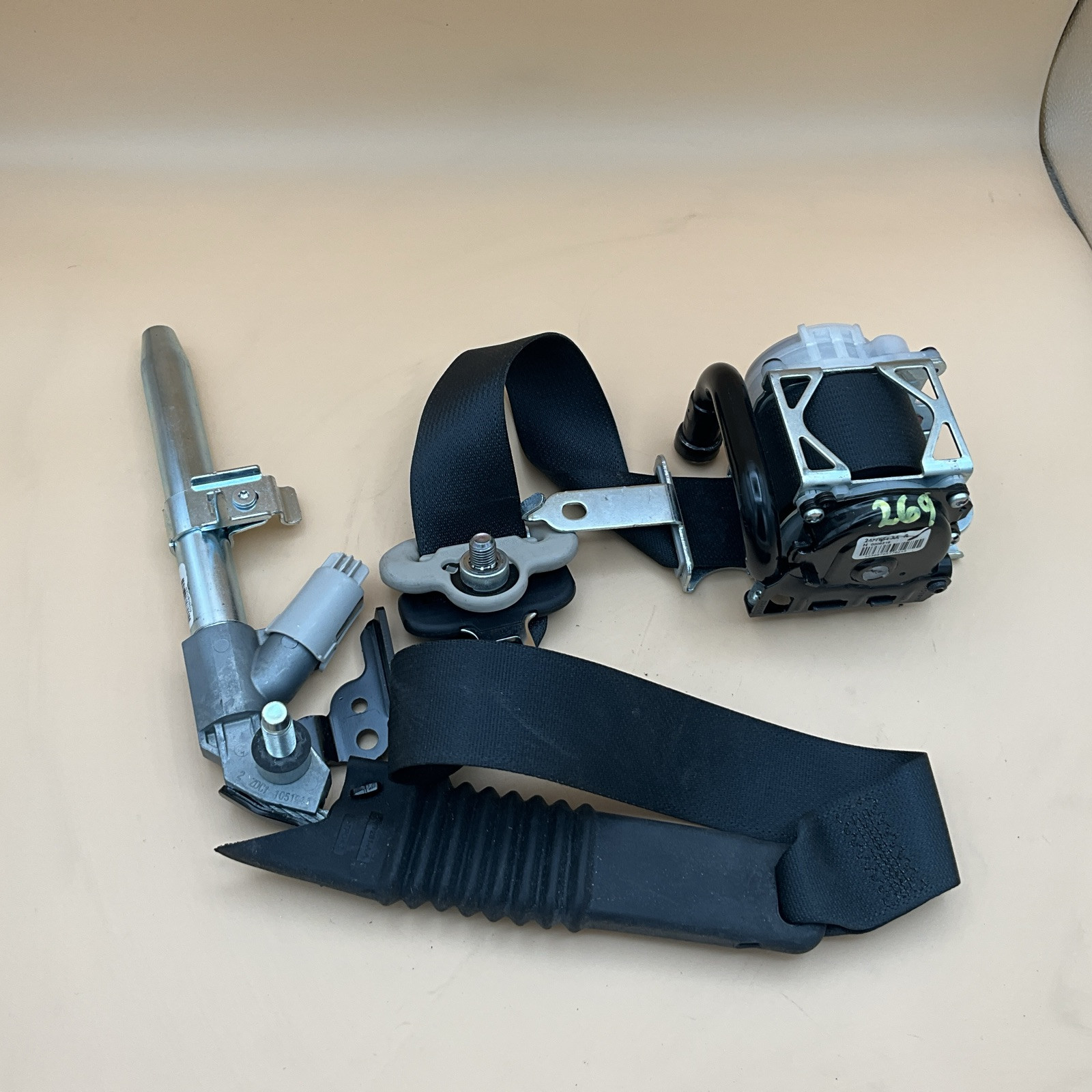 2017 2018 Mazda 3 RH Black Passenger Seat Belt Retractor TI-H029