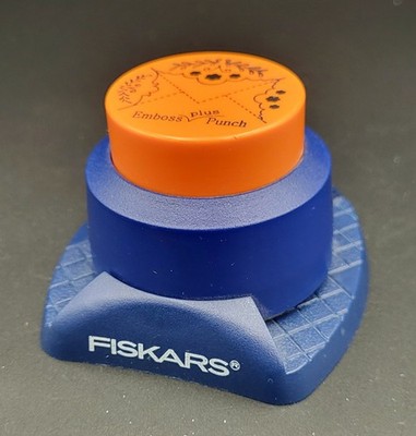 Fiskars Emboss Plus Punch Corner Craft Press Paper Punch