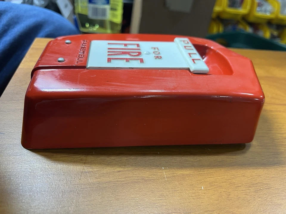 Caja estación de tracción de alarma contra incendios Gamewell Vitaguard vintage Foto 3 de 4