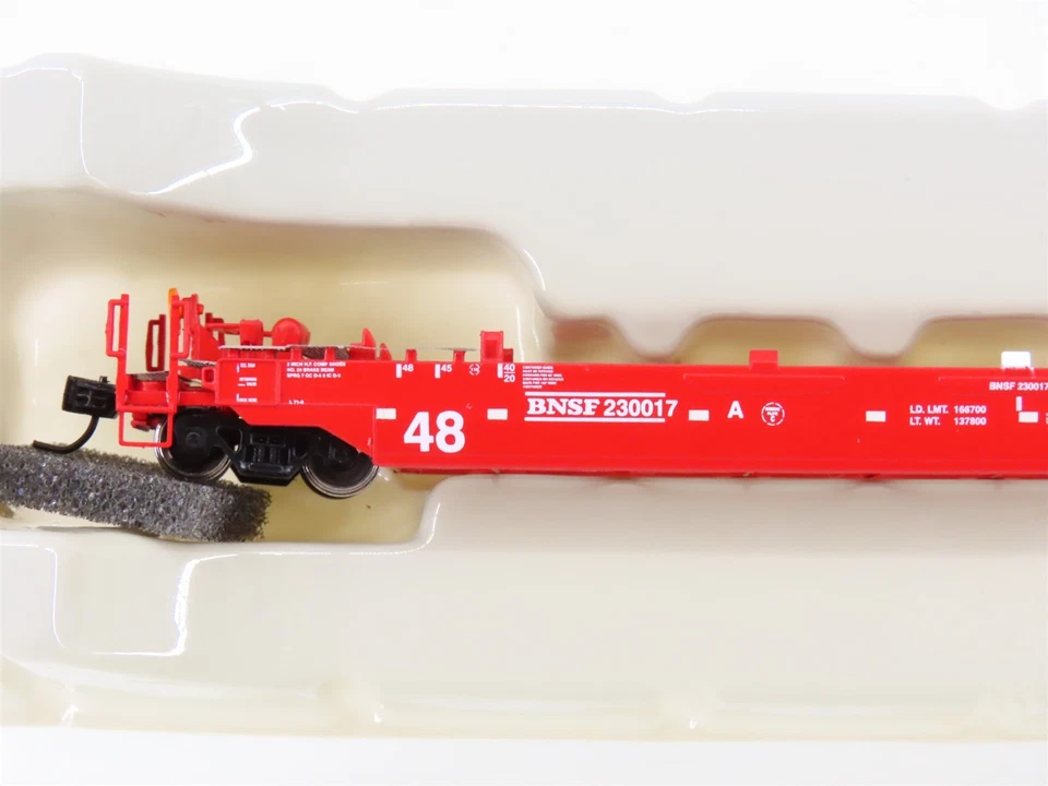 N Scale Athearn 17215 BNSF Railway 3-Unit Drawbarred Husky Stack Set  - Image 2 of 4