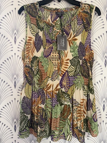 Ninety Clothing Co. Tropical Plus Size White Lotus Themed Top Sleeveless Size 1X