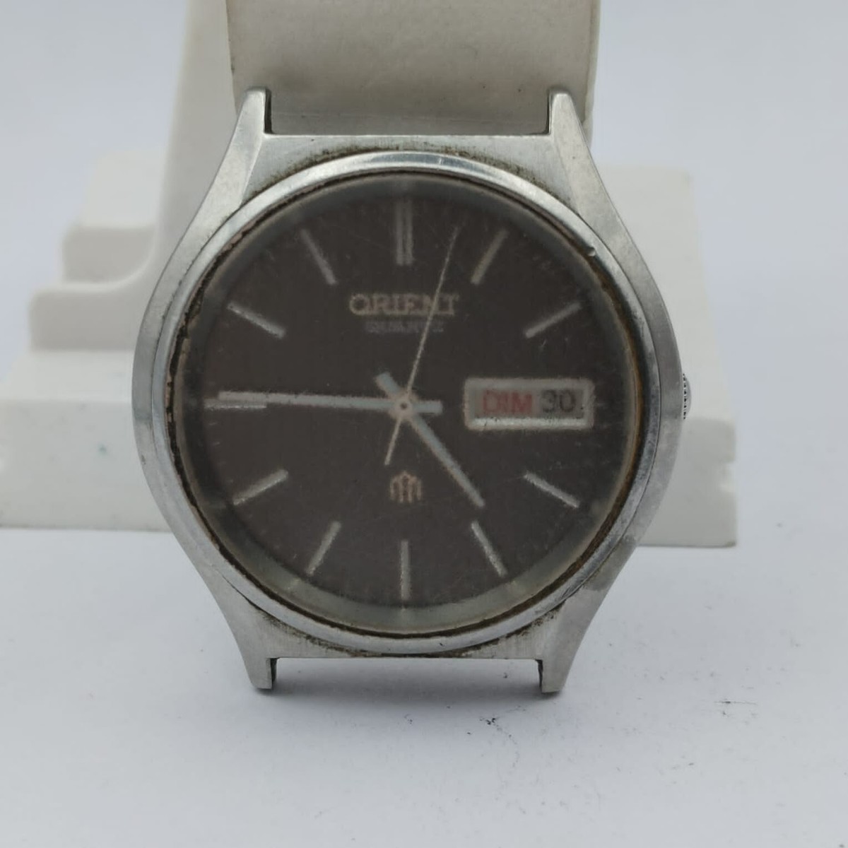 Orient quartz day and date V 569601-70 CA men's watch for parts