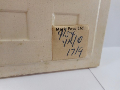 SIGNED MARTIN BOYD HAND PAINTED TILE DECORATED WITH ABORIGINAL ELDER / AUSTRALIA - Picture 4 of 4
