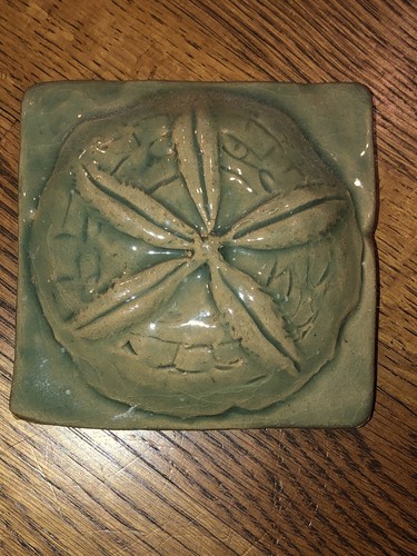 Two Vintage 4” Emerald Green Ceramic Tile Sand Dollars Bathroom Decor Wall Art - Picture 4 of 22