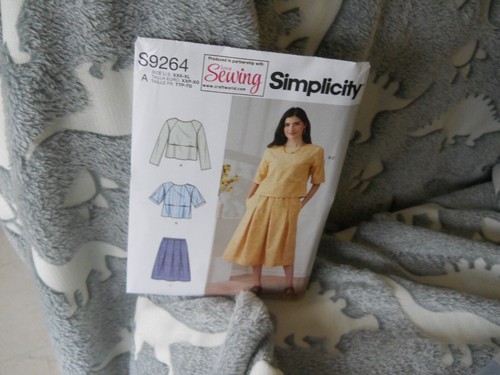 THREE SIMPLICITY S9325 10-28 & S8874 10-28 S9264 XXS-XL WOMEN'S PATTERNS UNCUT - Picture 6 of 7