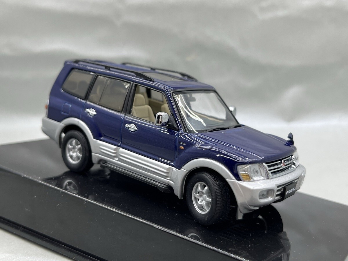 🇺🇦 1:43 AutoArt Mitsubishi Pajero LWB Blue Paper package lost