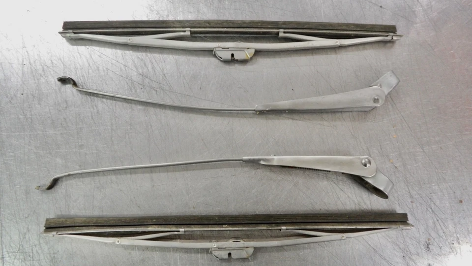 OEM JEEP CJ BRAZOS LIMPIAPARABRISAS CON CUCHILLAS 1972-1986 [usado] Foto 2 de 4