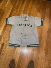 Vintage 2004 Nike Boston Celtics Spell Out Snap Button Warm Up Shooting Shirt S