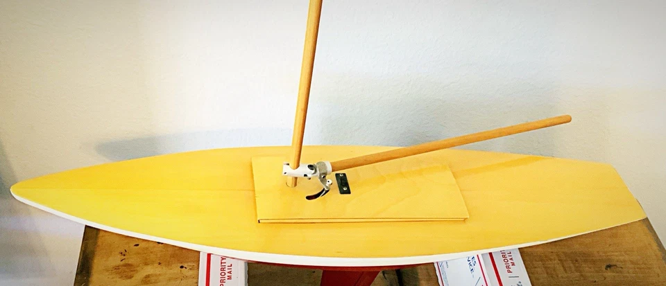 "Velero vintage de madera RC de 25"" de largo" Foto 3 de 4