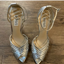 Badgley Mischka Women  s Silver Metallic Leather Pointed Toe Strappy Heels 7
