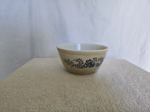 Vintage Pyrex 402 Old Town Blue Speckled Mixing Bowl 1.5 Qt USA Retro Kitchen