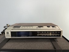 Vintage GE General Electric 7-4639A Woodgrain Digital Alarm Clock Radio 