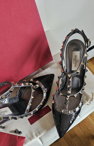 Décolleté VALENTINO GARAVANI Rockstud Accents in pelle con cinturino a T taglia: 9 | IT 39 con certificato di autenticità - Foto 2 di 12