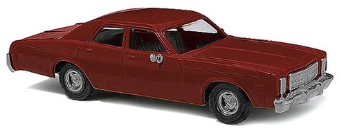 Busch 89121 escala HO 1976 Plymouth Fury sedán - montado -- granate | Zustand: New