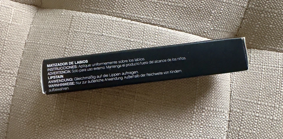 YOUNIQUE Moodstruck Minerals Stiff Upper LIP STAIN US-12301-04 ~ SAVVY - Imagem 2 de 4