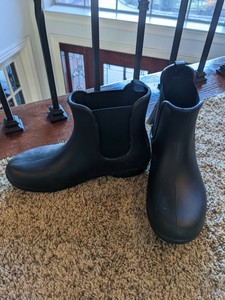 crocs garden boots