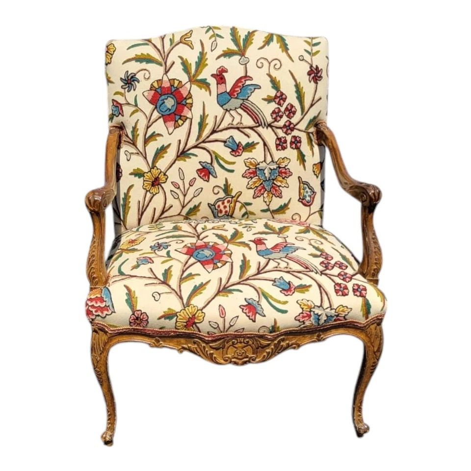Country French Club扶手椅雕刻木框架花卉织物客厅 — 第 2/4 张图片