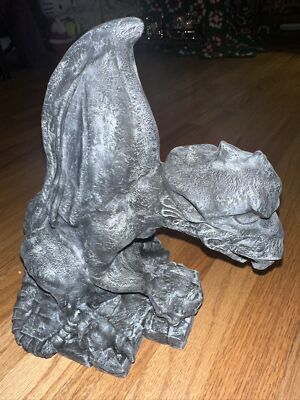 VINTAGE LAKELAND MOLD 12  CERAMIC GARGOYLE GREAT CONDITION