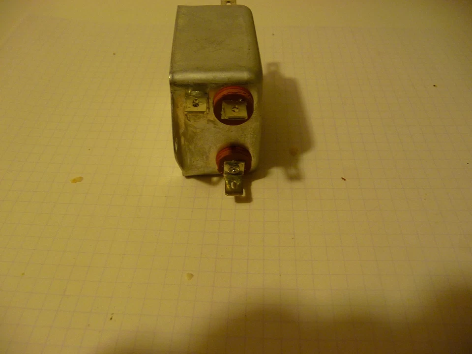 AC power filter , Corcom , 1R1 , 1 amp , 120 volt / 250 volt - Image 4 of 4